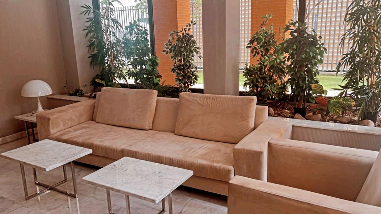 Airport Madrid suites Exterior foto